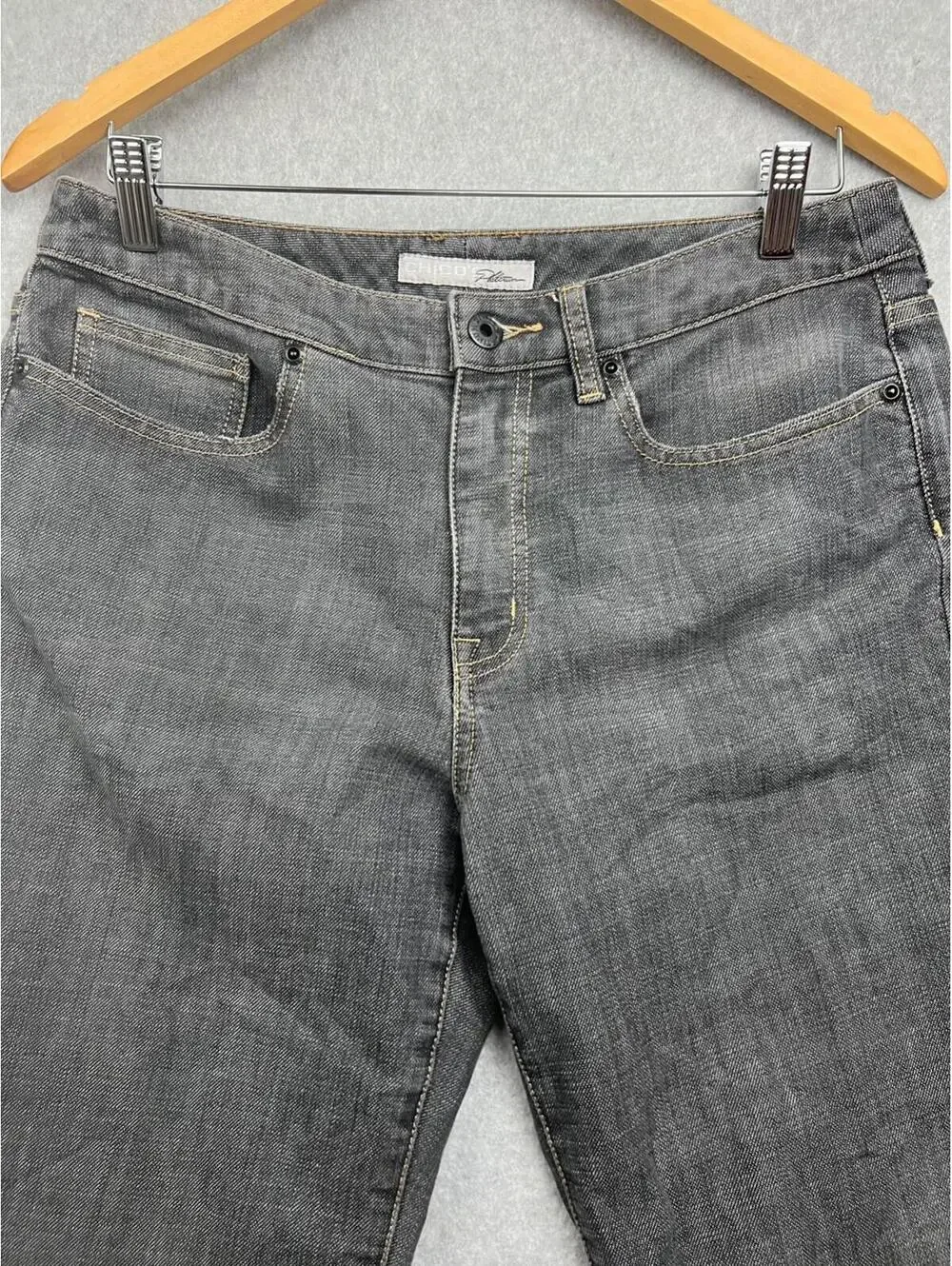 Chicos Denim Jeans Womens M / 8 Classic Platinum Straight Leg Casual Gray